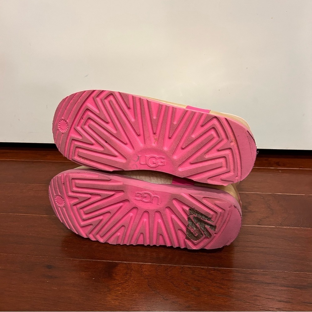 UGG Kids Classic Clear Mini Il boots Waterproof Snow Shoes Pink Combo Size 4 - Picture 7 of 8